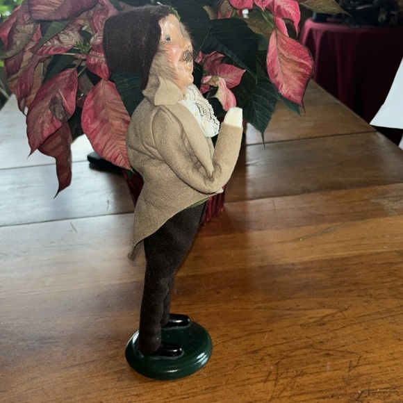 1997 Byers Choice Ltd. marked The Carolers 12” male figure in Victorian attire - Picture 5 of 8